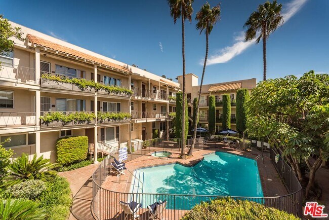 Brentwood Square Condo - 11670 W Sunset Blvd