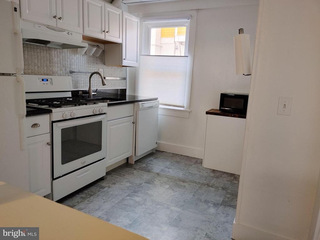 Primary Photo - 7218 Maple Ave