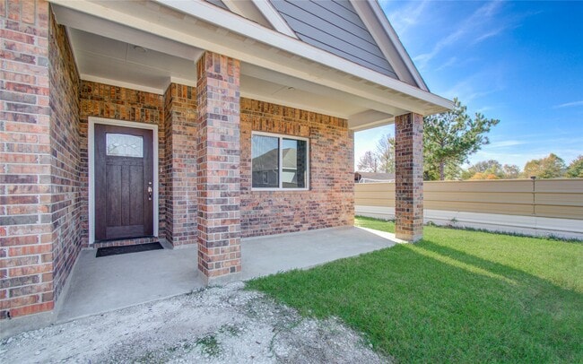 Building Photo - 898 Rd 3556