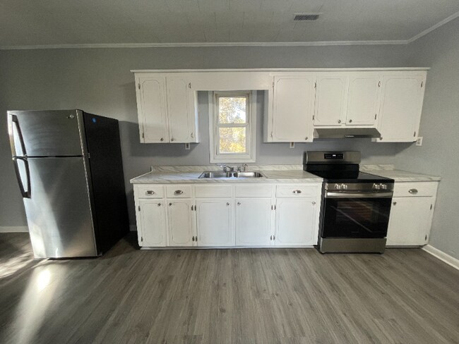 Foto del edificio - 3214 28th Ave Dr NE