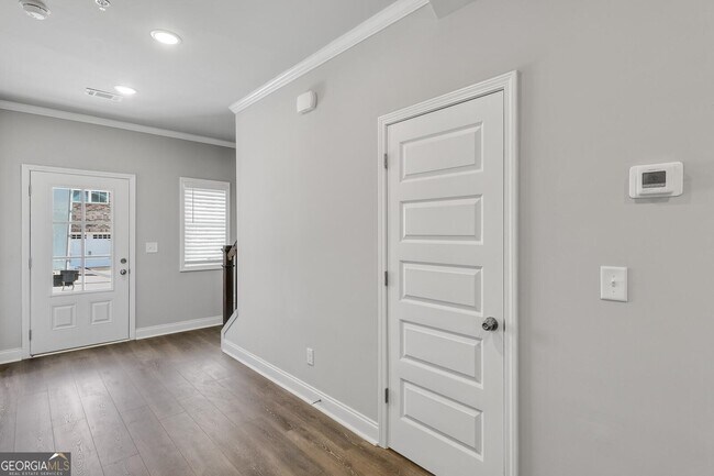 Foto del edificio - 15 Sprayberry Rd