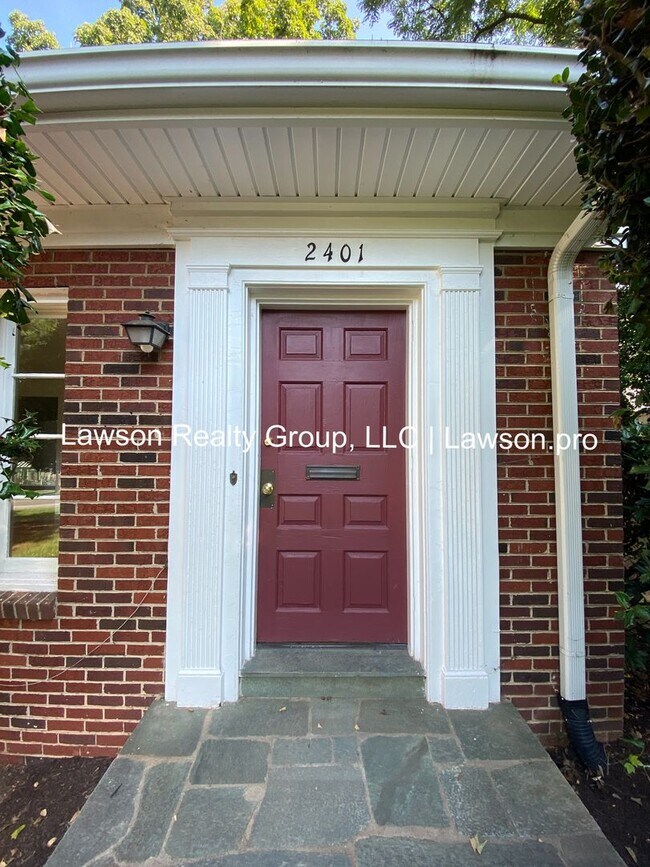 Building Photo - Broadway2401