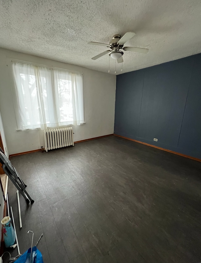 Building Photo - 2346 Winnipeg St