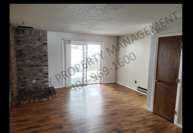 Foto del edificio - 2058 Clubhouse Way