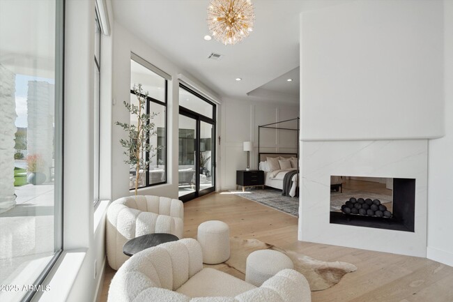 Foto del edificio - 7610 N Mockingbird Ln