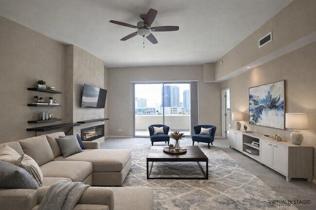 Foto del edificio - High Rise Stunner!