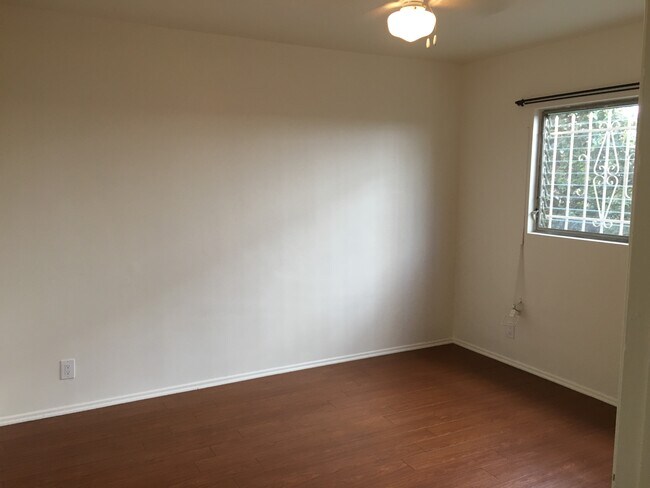 Foto del edificio - 907 N Gardner St