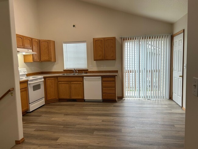 Building Photo - 7815 Deschutes Dr