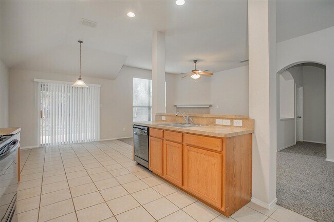 Building Photo - 6000 Stirrup Iron Dr