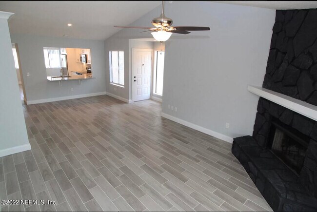 Foto del edificio - 9360 Craven Rd
