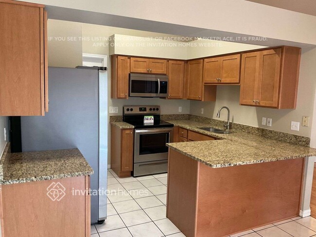 Foto del edificio - 1002 Peachwood Dr