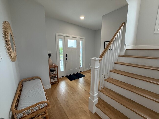 Building Photo - 7607 Burk Ave