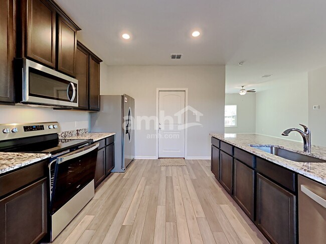 Foto del edificio - 12715 Shoreline Drive