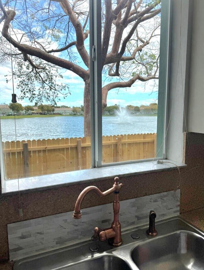 Foto del edificio - 2525 SE 14th Ave