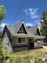 Building Photo - 445 E Meadow Ln