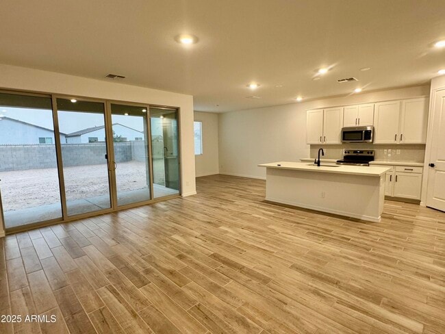 Building Photo - 2336 Homesteaders Rd