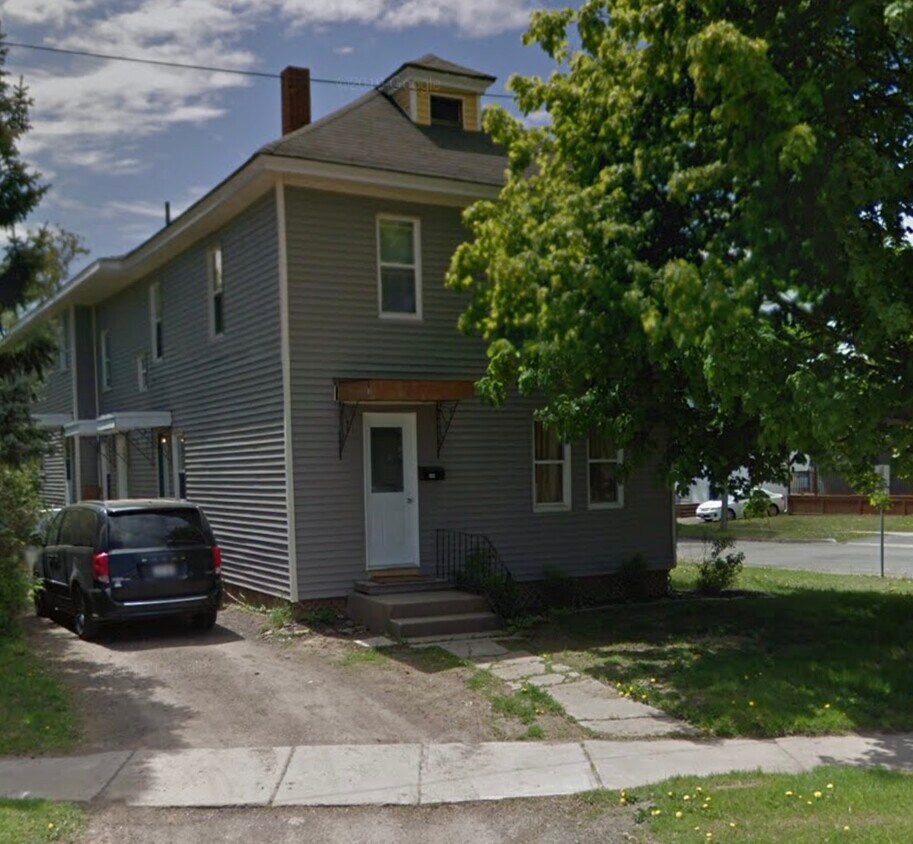 Primary Photo - 71 8 St