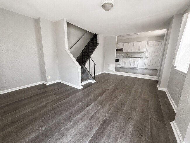 Building Photo - 2601 N Sartain St