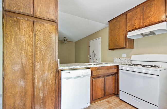 Building Photo - 10827 Morrison St