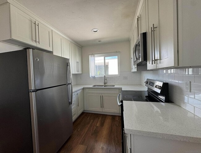 Building Photo - 3222 Collier Ave