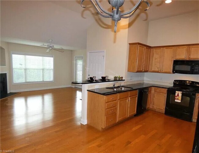 Foto del edificio - 4722 Tatton Park Cir
