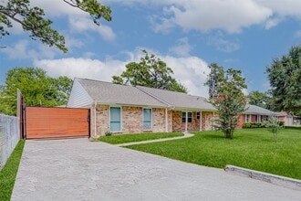 Building Photo - 10062 Haddington Dr