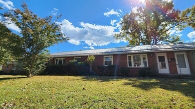 Building Photo - 60 Elm Bend Rd