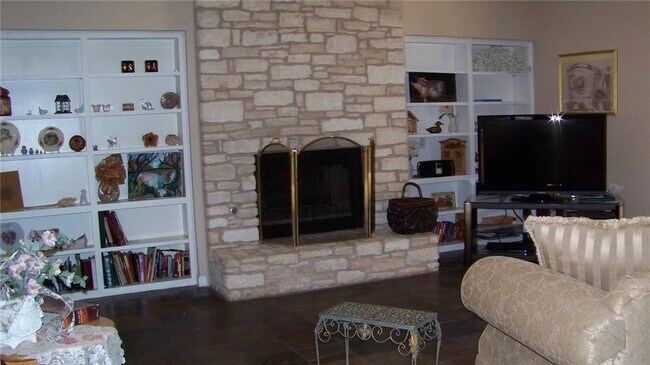 Building Photo - 5675 Rain Creek Pkwy