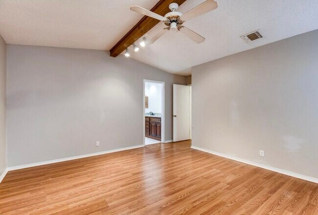 Foto del edificio - 13702 Castle Grove Dr