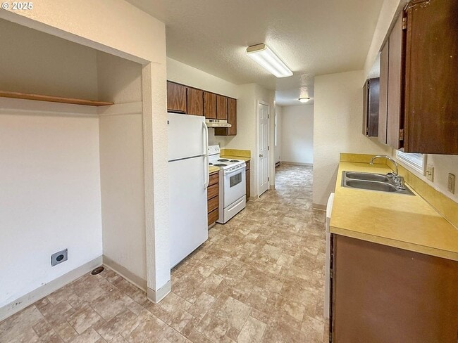 Building Photo - 1927-1929 Green Ave