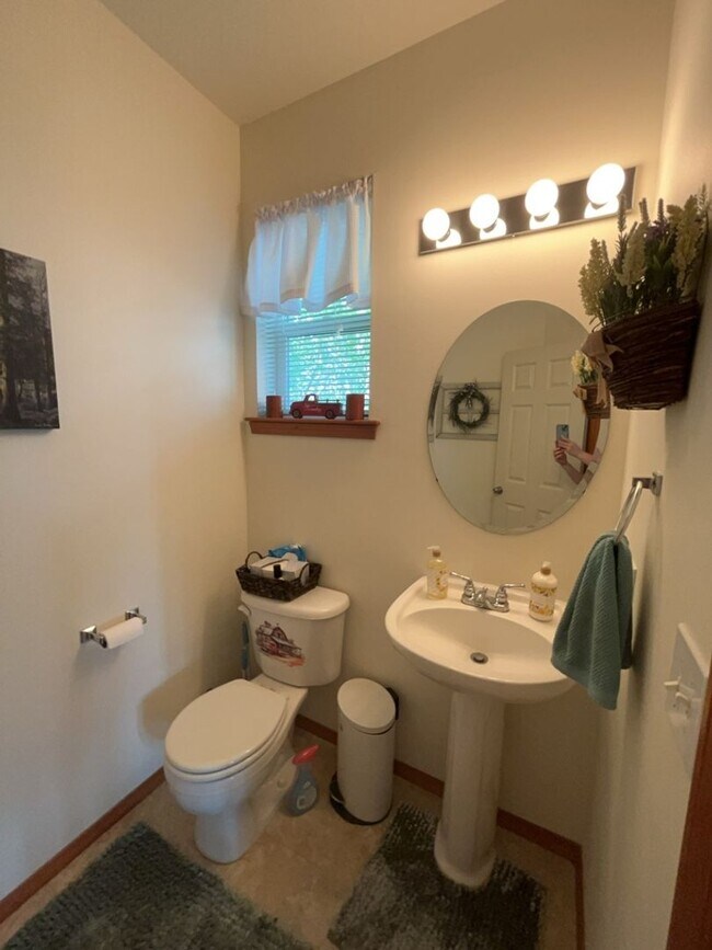 Foto del edificio - Spacious 3bd in Lake Stevens