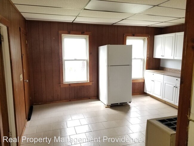 Building Photo - 1 br, 1 bath Apartment - 36 Hilton Street