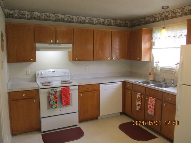 Building Photo - 179 Armadillo Ln