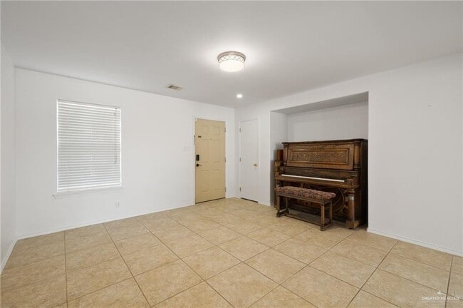 Building Photo - 14 N 40th St