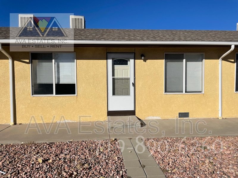 Primary Photo - 531 S Angus Ave