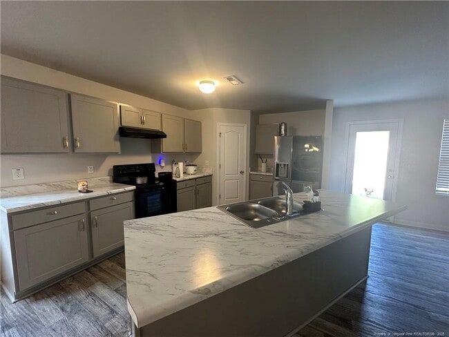 Foto del edificio - 910 Sapphire Stone Ln