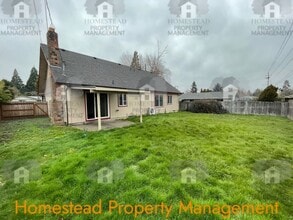 Building Photo - 429 Scott St S