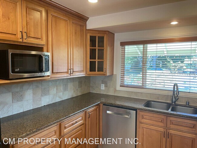 Building Photo - 3 br, 1 bath House - 7 Greenwood Place