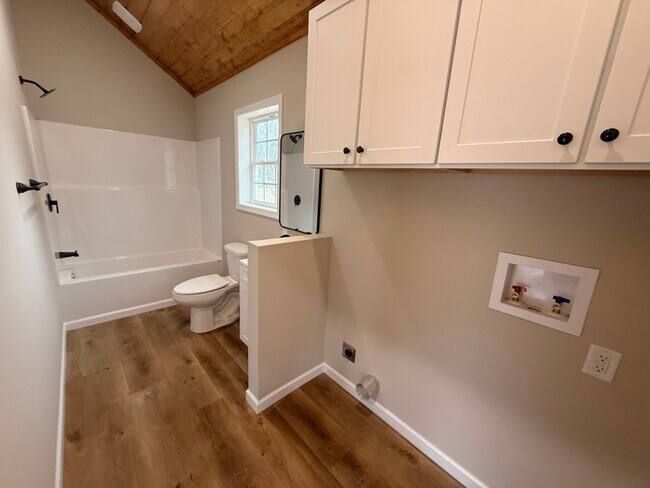 Foto del edificio - 4455 Friendship Rd