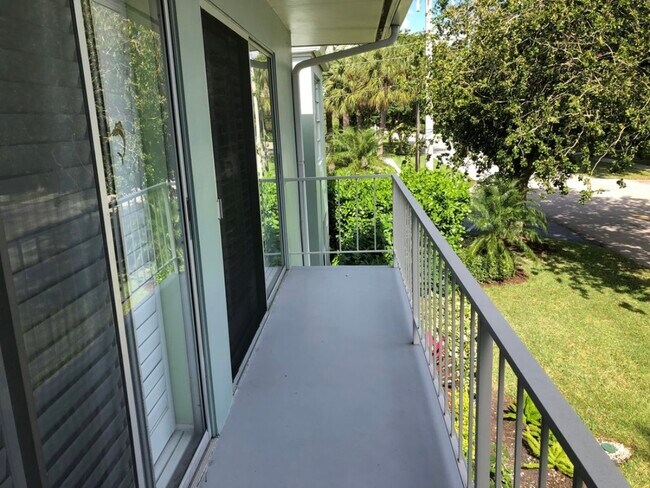 Foto del edificio - 685 12th Ave S