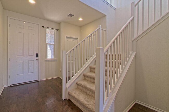 Building Photo - 413 Sheepshank Dr