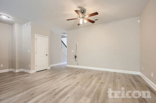 Foto del edificio - 7170 Fringe Flower Dr