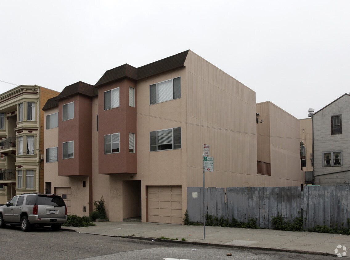 Primary Photo - 159 Tiffany Ave