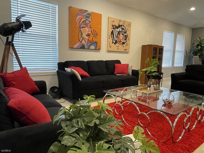 Foto del edificio - 2 br, 2 bath Duplex - 6251 Camelot Drive