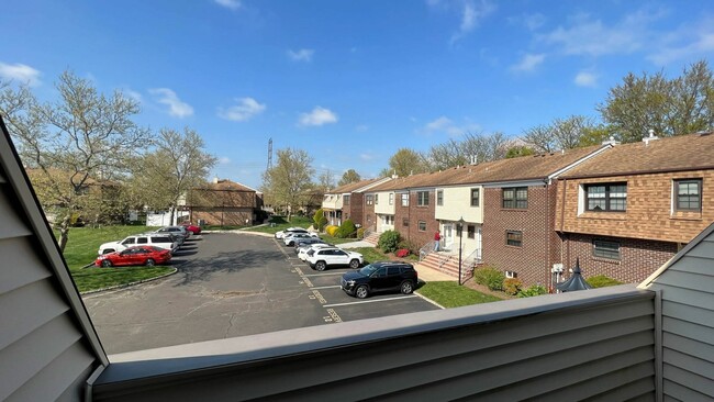 Building Photo - 2812 Kent Pl