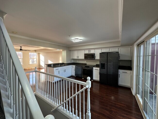 Brand new Samsung Appliances - 14071 Lakeside Blvd N