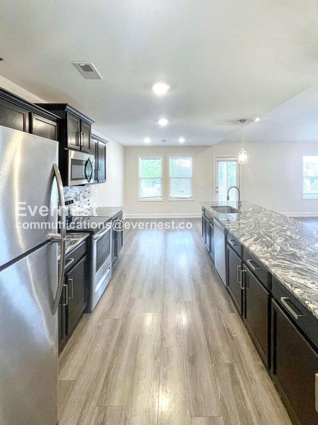 Building Photo - 214 King Rd