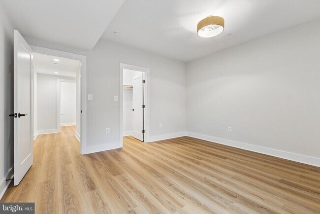 Foto del edificio - 6101 Berkshire Dr
