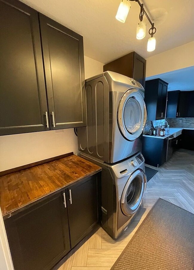 Building Photo - 4123 N Hunt St