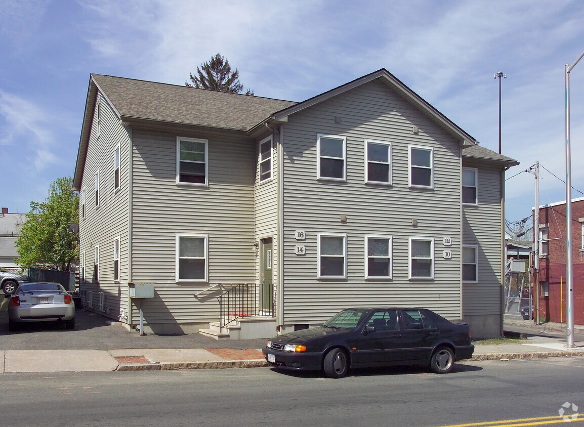 1016 West St, Chicopee, MA 01013 Apartments in Chicopee, MA